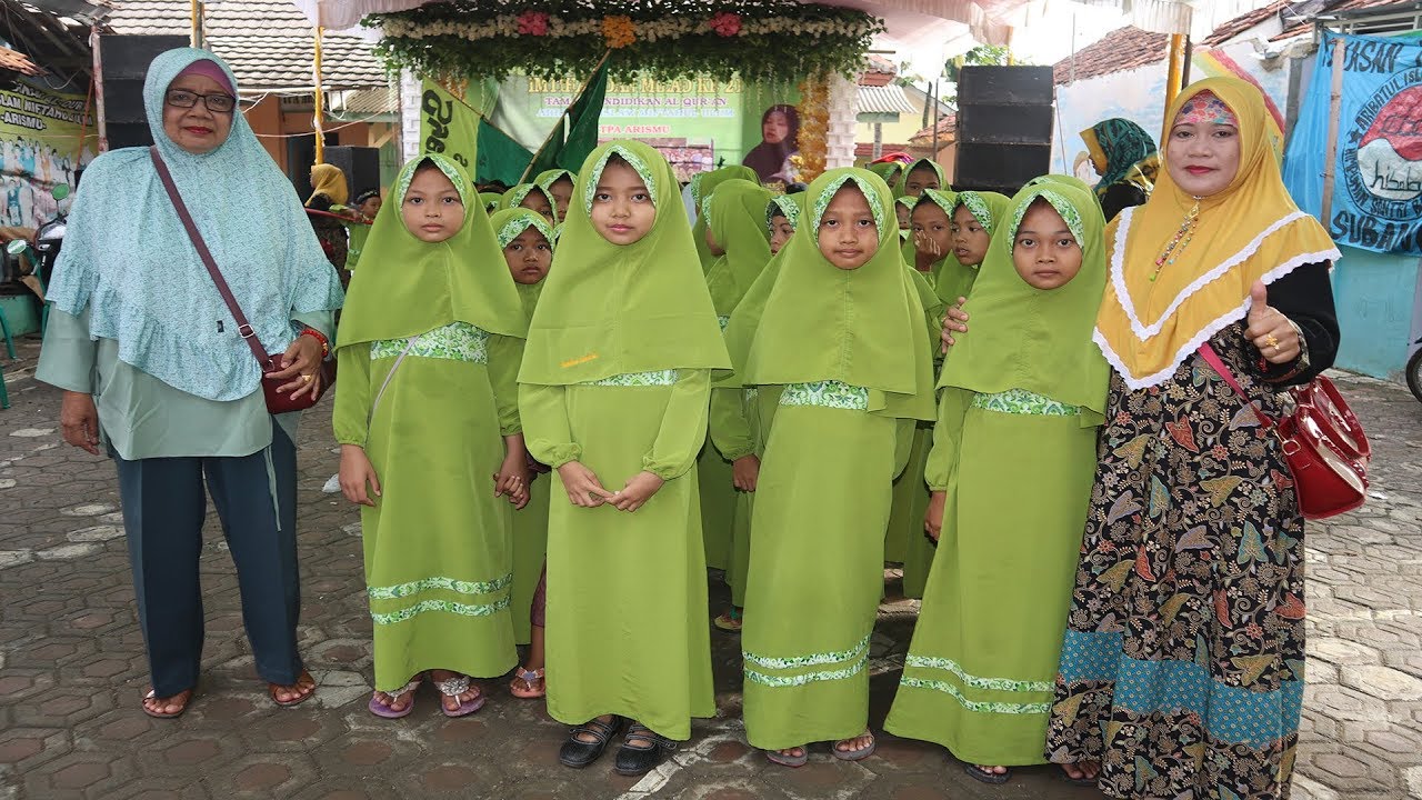 Novelian Ikut Pawai Imtihan Sekolah Madrasah