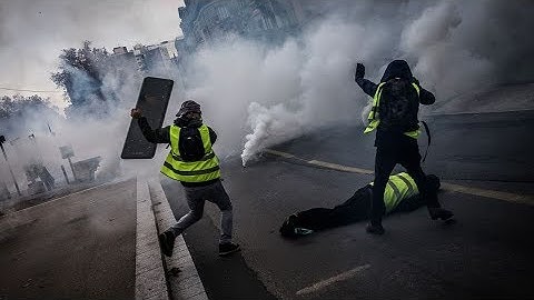 بث مباشر.. عودة شغب السترات الصفراء في باريس