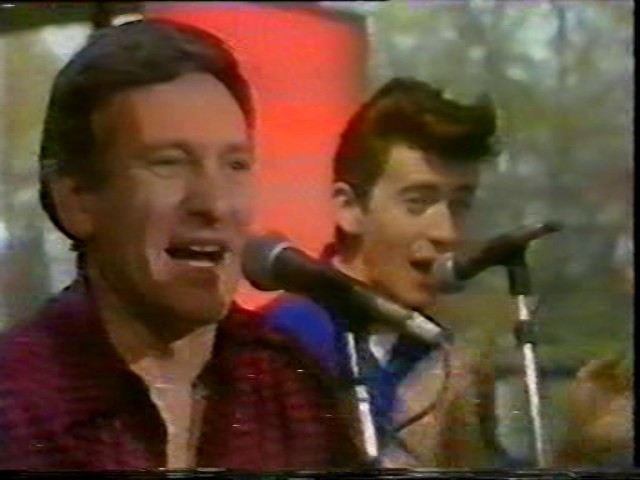 Buzz & The Flyers - Little Pig - YouTube