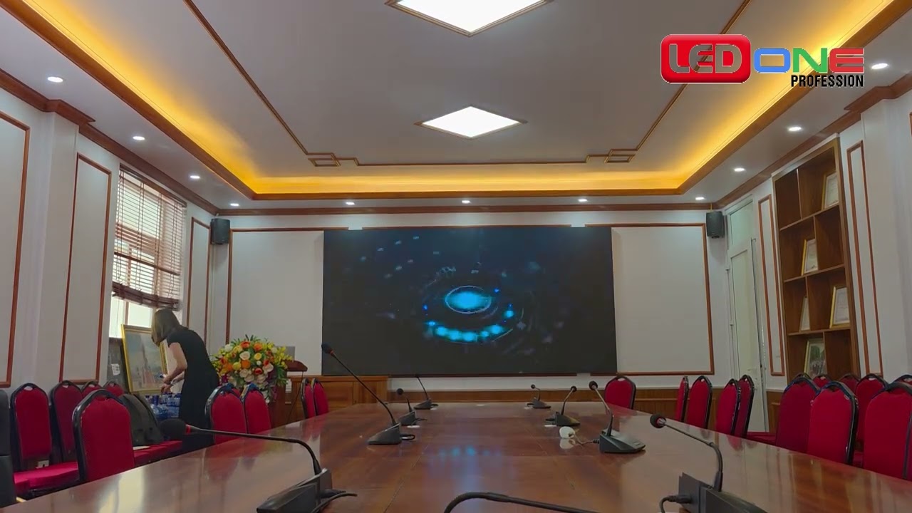 Ban Quản lý và Xây dựng Ninh Bình | Ledone lắp đặt gói thầu dự án màn hình LED COB P1.25 phòng Họp 3 YouTube player