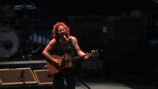 Video thumbnail of "Pearl Jam - I won't back down (live)"