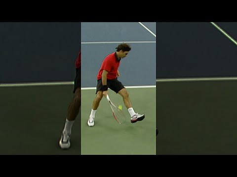 Roger Federer hits UNBELIEVABLE tweener! 😱