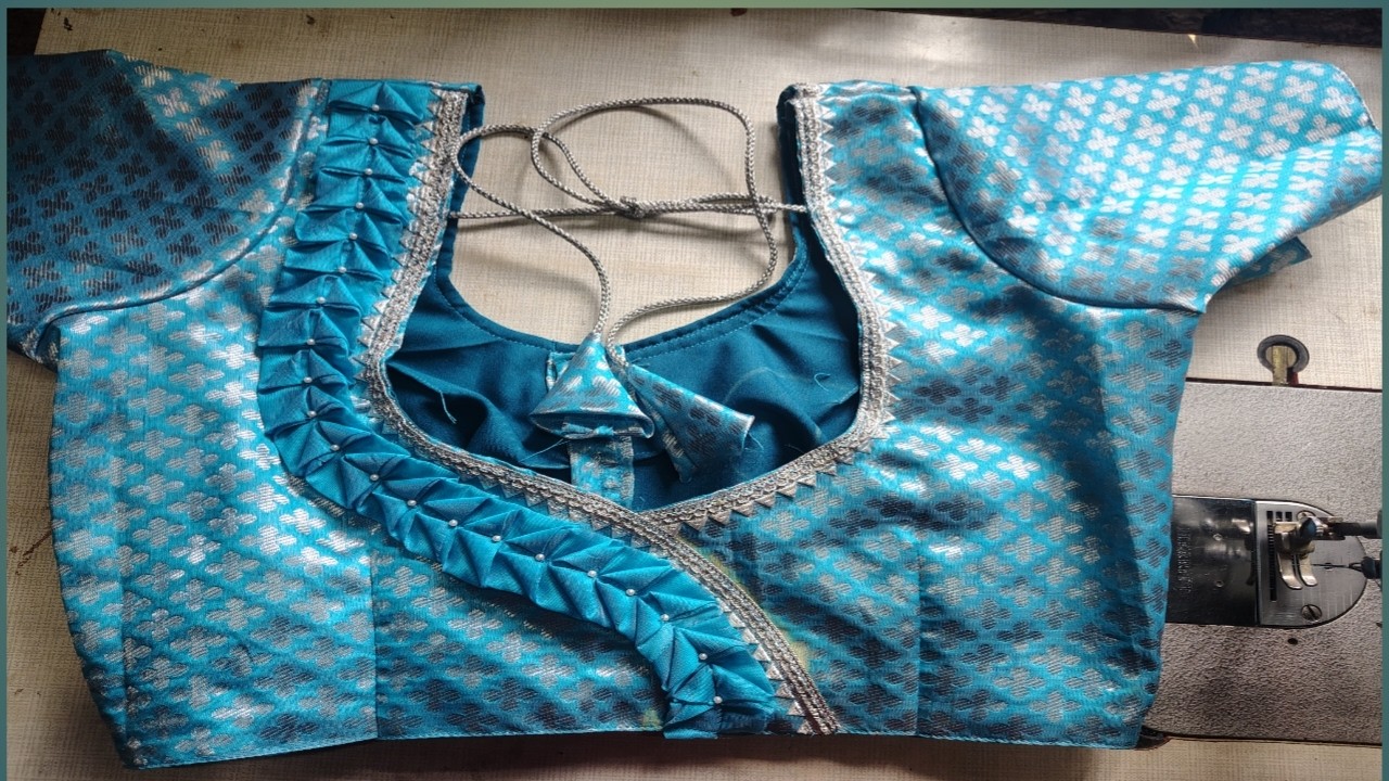New trendy blouse design. ಅರಿಶಿಣ ಕುಂಕುಮಕ್ಕೆ ಕೊಟ್ಟ ಬ್ಲೌಸ್ ಪೀಸ್ ಇದ್ದರೆ ಹೀಗೆ ಮಾಡಿ. #stiching #fashion