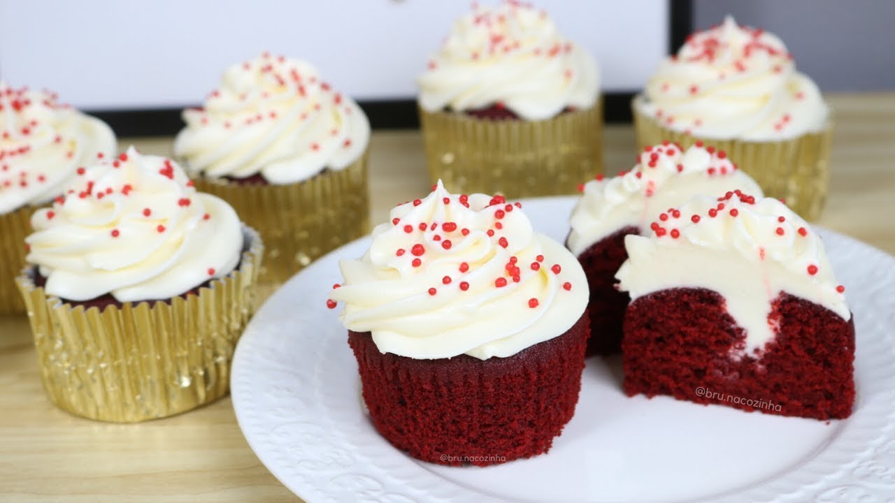 CUPCAKE RED VELVET COM RECHEIO CREAM CHEESE - Bru na Cozinha