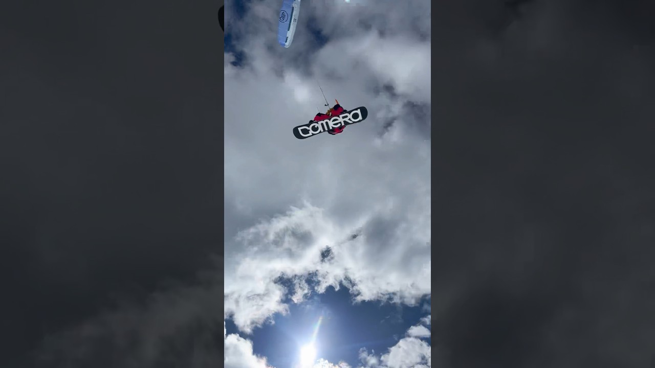 Snowkite fly in the French Alps ️️ #fly #flying #kitesurfing #kitesurf #snowkiting #bigair