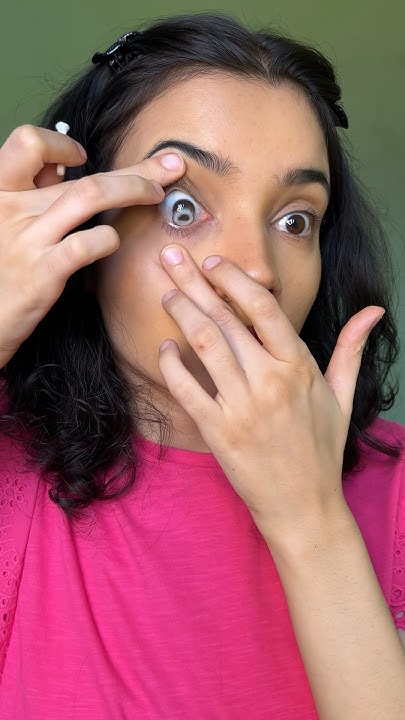 easy-viral-hack-to-wear-contact-lenses-shorts-contactlens