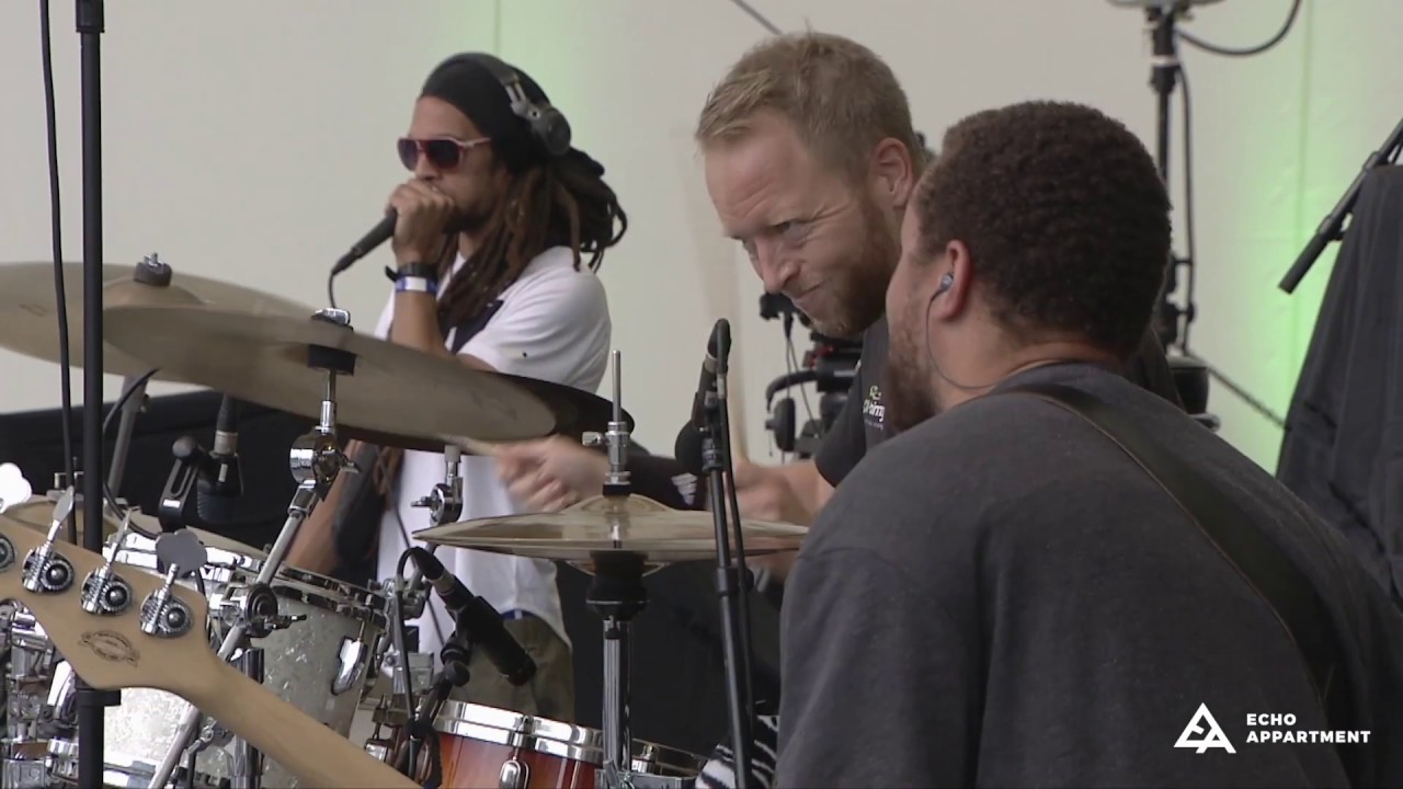 ECHO APPARTMENT - Am Ende der Hoffnung (Live beim HANIEL OPEN AIR 2019) auf YouTube ansehen ECHO APPARTMENT - Am Ende der Hoffnung (Live beim HANIEL OPEN AIR 2019) auf YouTube ansehen
