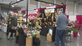 Holiday-minded shoppers head to Virginia Beach Christmas Market to find unique gifts