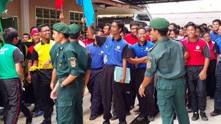 Pelajar SMIH menyambut Delegasi Brunei