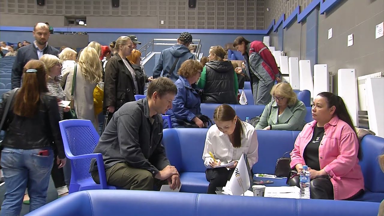 Всероссийская ярмарка трудоустройства в Серове #серовтв #серов