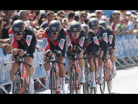 Vídeo: Vuelta a Espana 2017: BMC Racing vence o TTT de abertura; Rohan Dennis de vermelho