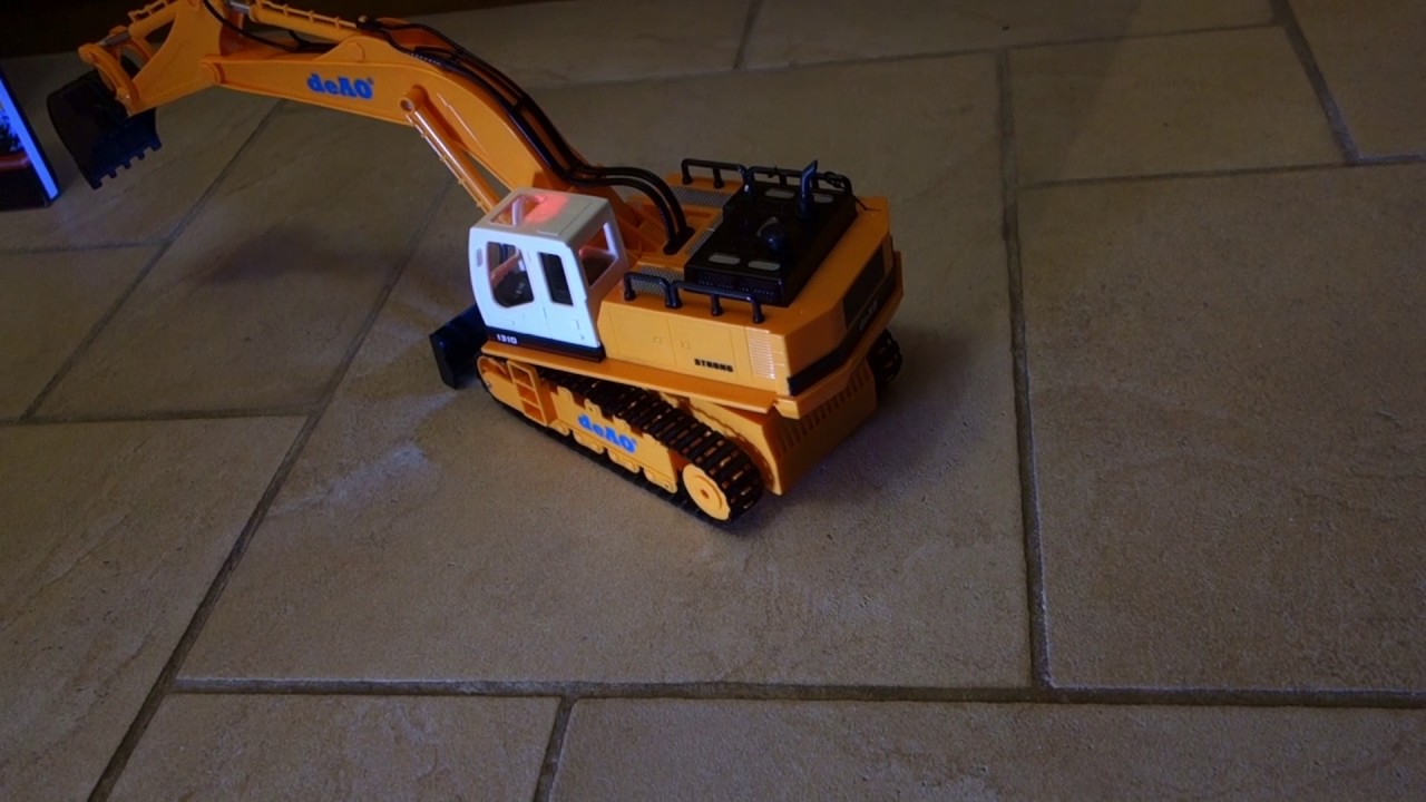 Dickie Toys Giant Crane Grue gigantesque avec télécommande filaire