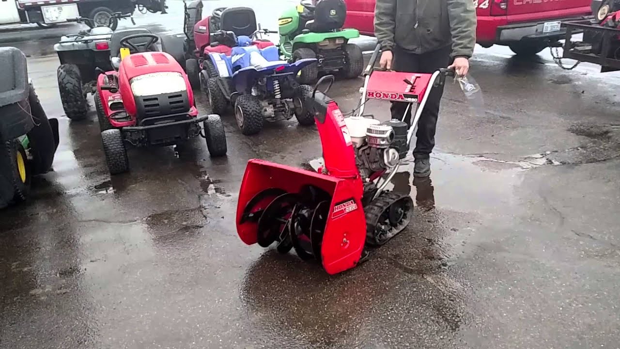 Honda Snowblower With Tracks - YouTube