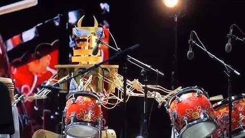 ハイテクと伝統文化の融合　ロボット楽団と演奏家が共演