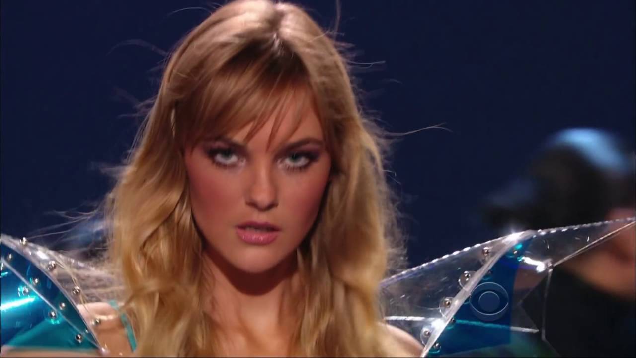 Victoria's Secret Fashion Show Black Eyed Peas Boom Boom Pow YouTube