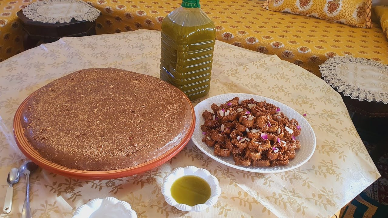 سلوا الصحي والشباكية والزيت البلدية من الشجرة البلدية موجودين مرحبابيكم 0678745092