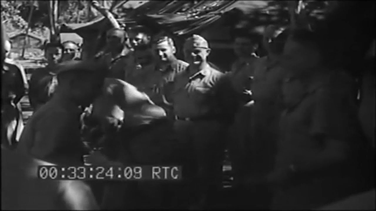 ADM. HALSEY PRESENTS NAVY CROSS TO COL. KRULAK FOR HEROISM ON CHOISEUL ISLAND - 11-09-1943 - MUTED speaks portuguese