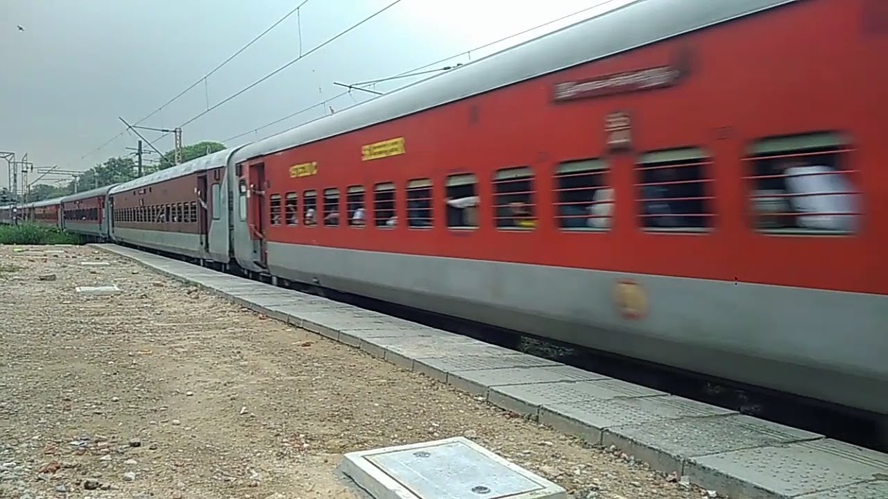 12304 Poorva Express (New Delhi 0 Howrah) - YouTube