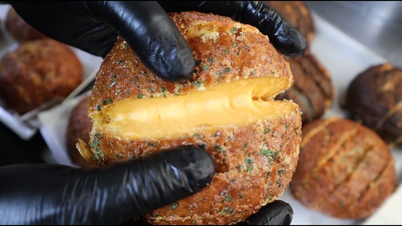 마늘빵 매니아들 사이에서 유명한 안양중앙시장 '훈이네 마늘빵'/Cream cheese Garlic Bread /Korean Street Food