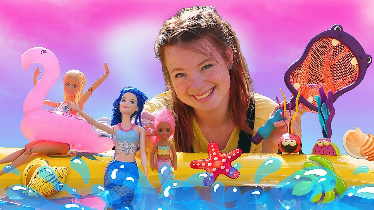 Barbie und die Meerjungfrau sind im Schwimmbad. Puppen Video mit Barbie ...