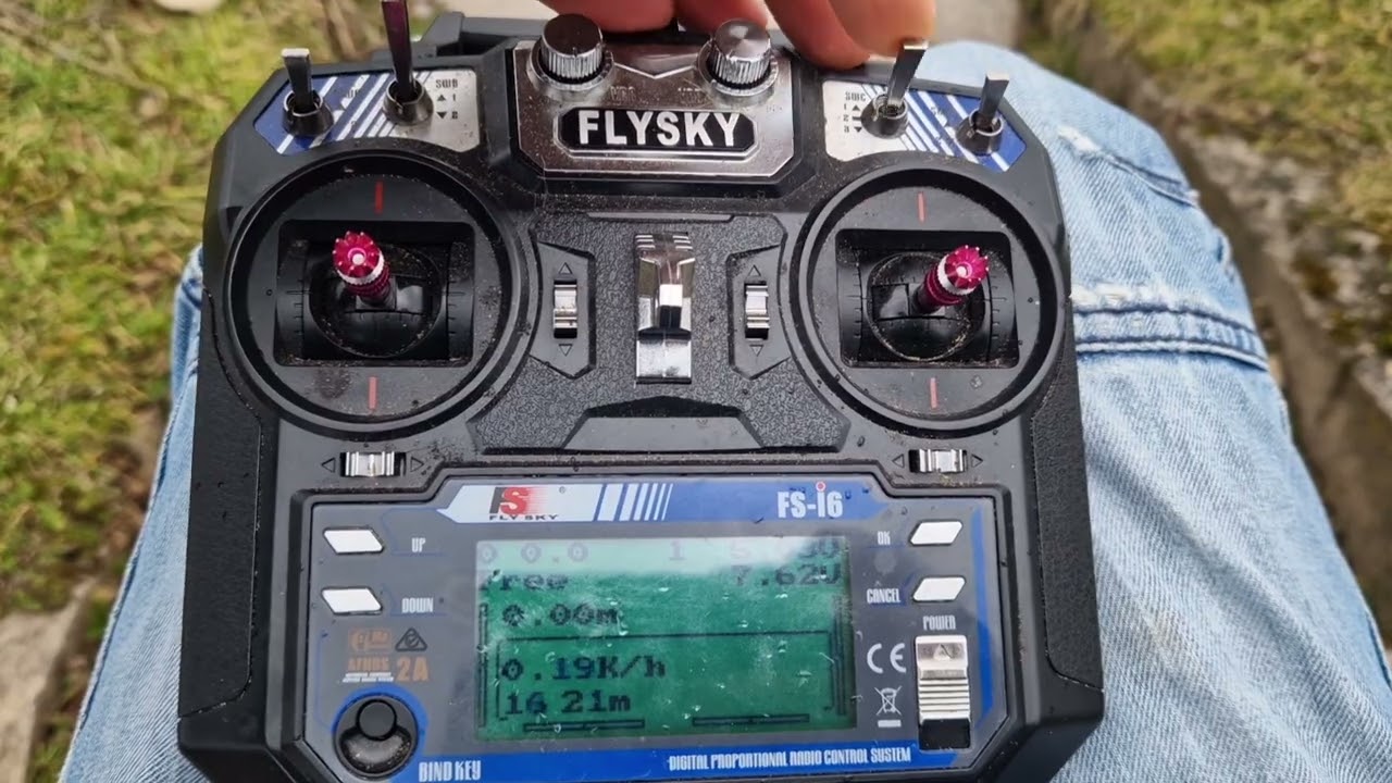 Futterboot Carp Madness XXL mit Uniboat.