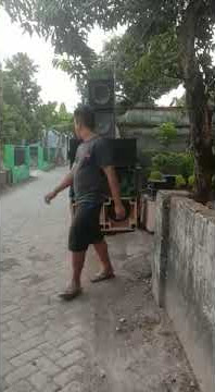 DJ Tatu wes oleh ganti, cek sound badak music Lok dsn. Geri / kec.jogoroto /kab.jombang👍