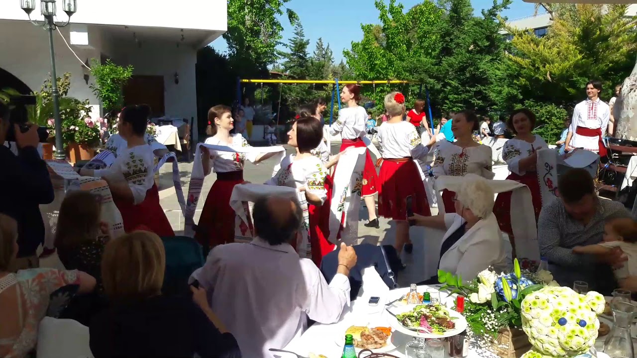 Ansamblul de dans folk din Atena "Dansul prosoapelor"