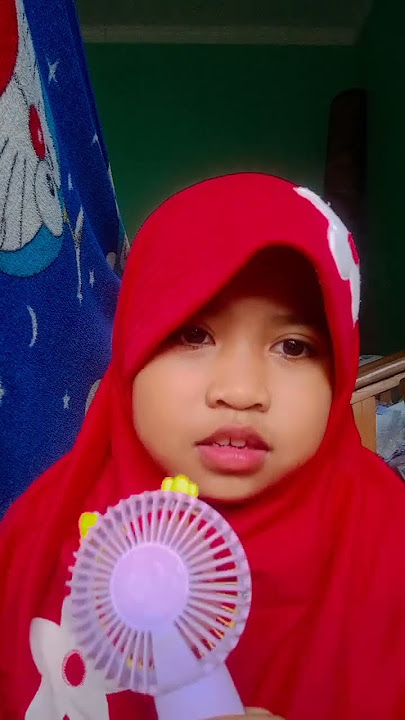 huhuhu aku di katain HUHUHUHU