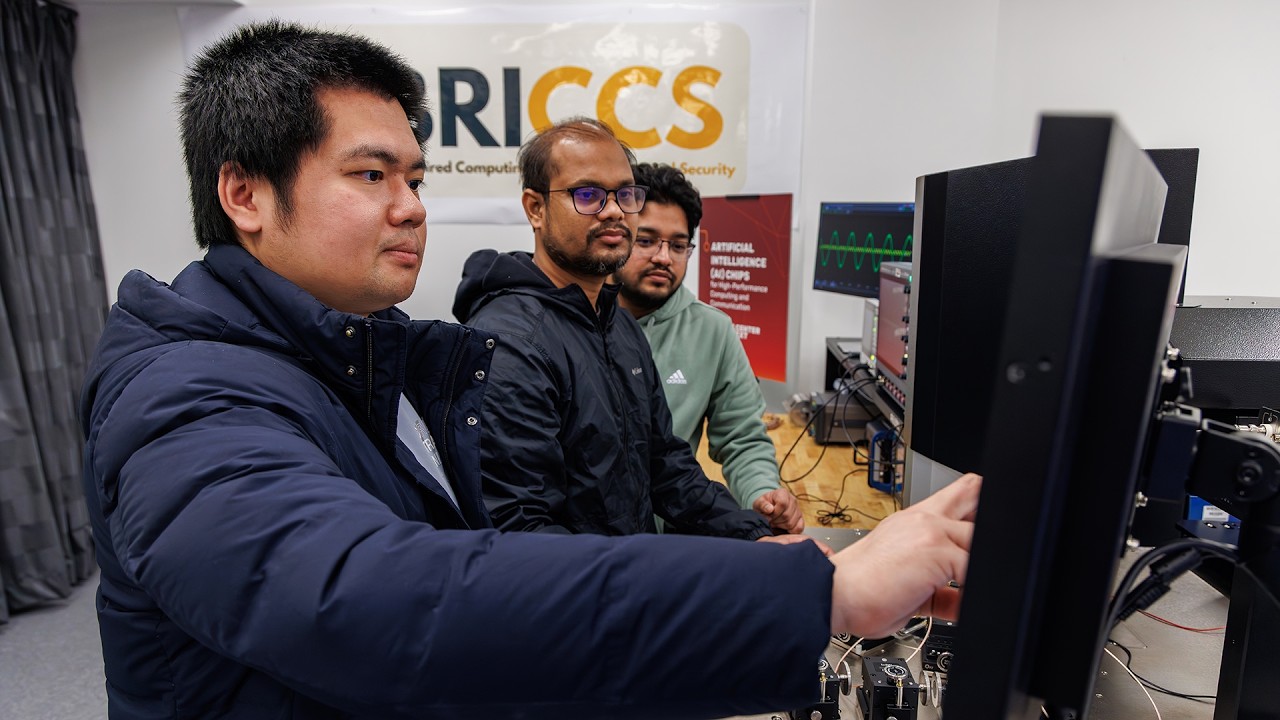 Advanced lab gives students hands-on experience - YouTube