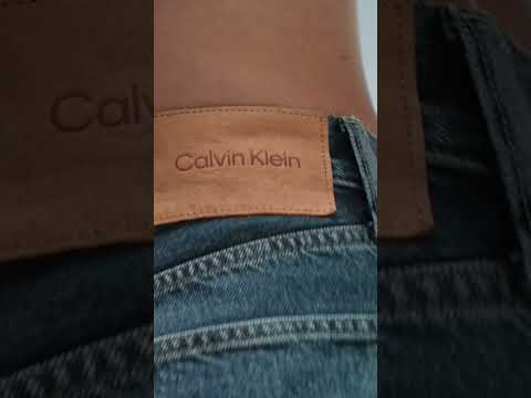 Cinched Crewneck meets Standard Straight Denim. What’s your casual uniform? #calvinklein