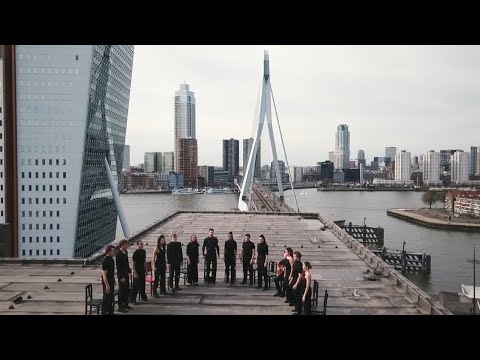 De man van La Mancha op het dak van het nieuwe Luxor Theater