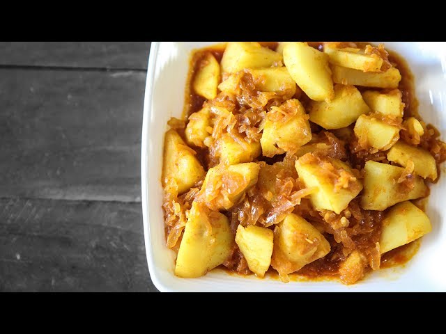 Batata Song Recipe | Spicy Konkani Batata Saung | Konkani Recipe | Potato Recipes | Smita Deo | Get Curried