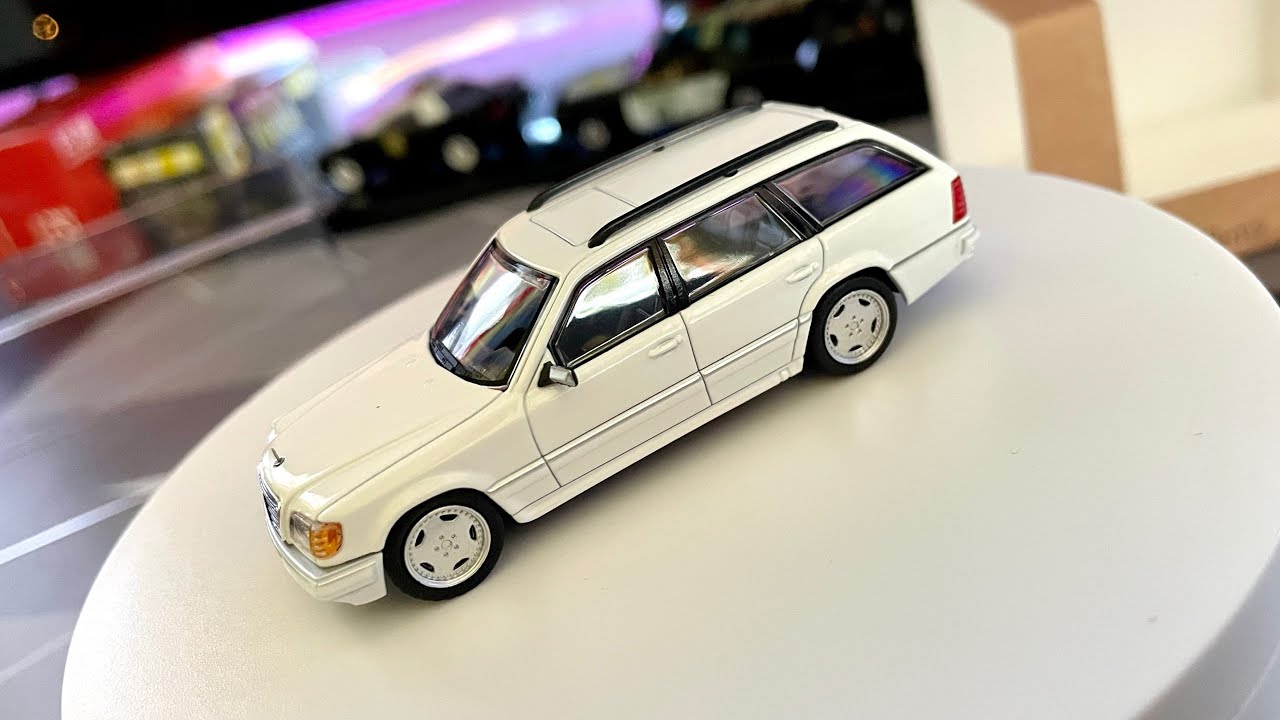 Modellino Mortal 1/64 Mercedes-Benz E300 S124 Wagon – Pressofuso Verde – Nuovo