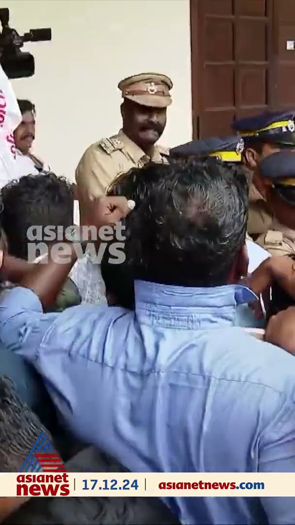 ഗവർണർക്കെതിരെ SFI പ്രതിഷേധം ; കേരള സർവകലാശാല ആസ്ഥാനത്തേക്ക് പ്രവർത്തകർ തളളിക്കയറി