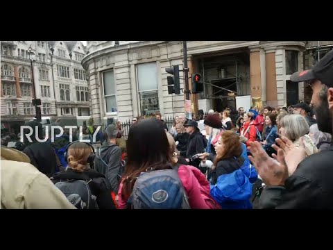 LIVE: Climate change campaigners ‘Extinction Rebellion’ hold protest in London
