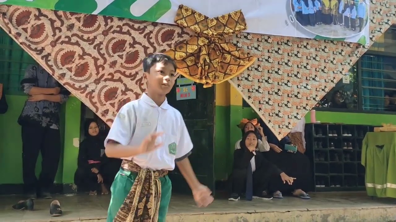 Pentas Seni Perpisahan Mahasiswa AMSP Unhasy