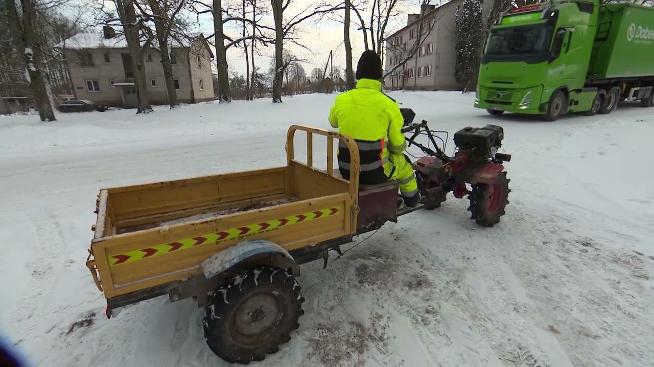 PROVINCE: Acis un piezīmju grāmatiņa. (Rūjiena)
