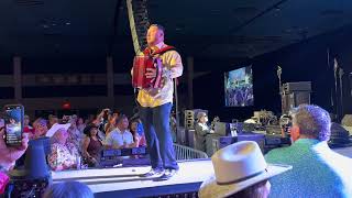 Con Cartitas y Palabras Conjunto Romo Vegas Tejano Takeover 2026