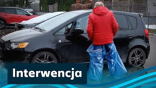 Po deszczu osiedle zamienia się w staw. Dzieci wyjmują pontony