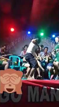 LUCU KAKEK JATUH DARI ATAS PANGGUNG😂😂