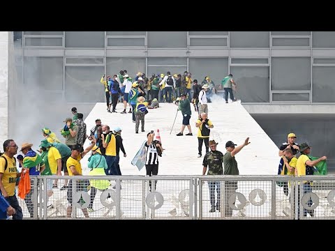 Pro-Bolsonaro protesters storm Brazil's Congress