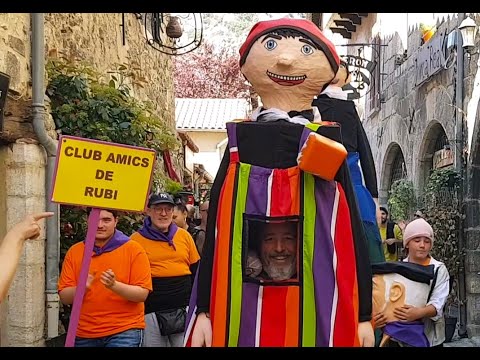 Villefranche de Conflent Pâques défilé  des Géants