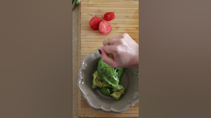 Première recette gourmande: asperges vertes, crème de petits pois, avocat, tomates et œufs mollets !