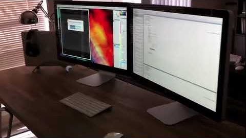 Dual 27" Apple Thunderbolt Displays Daisy Chained via Macbook Pro