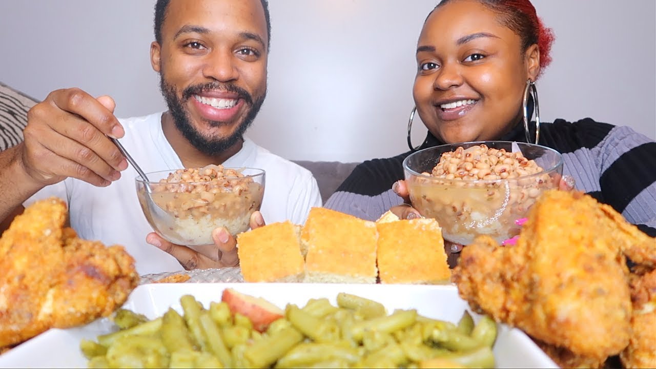 SOUL FOOD MUKBANG | FRIED CHICKEN, BLACK EYED PEAS, & CORNBREAD - YouTube