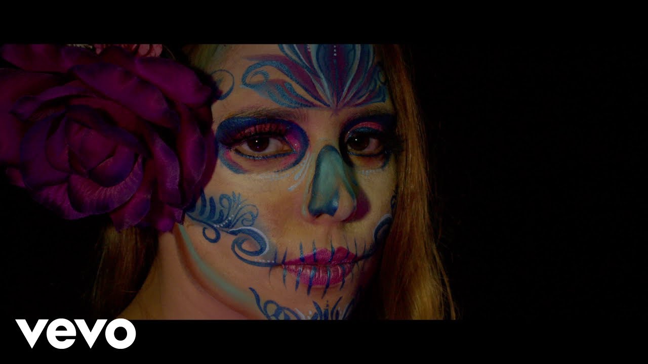 Majo Aguilar - No Voy A Llorar (Versión Día De Muertos)