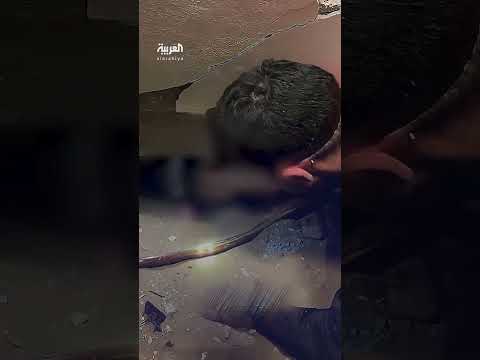 لحظة انتشال ضحايا من منزل قصفه الطيران الإسرائيلي شرق مدينة غزة