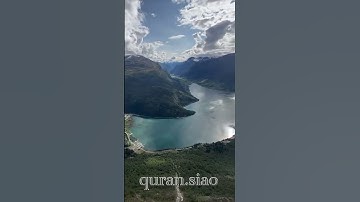 (إِنَّ اللَّهَ وَمَلَائِكَتَهُ يُصَلُّونَ عَلَى النَّبِيِّ ۚ ) القارئ ‏ ‏ياسر الدوسري