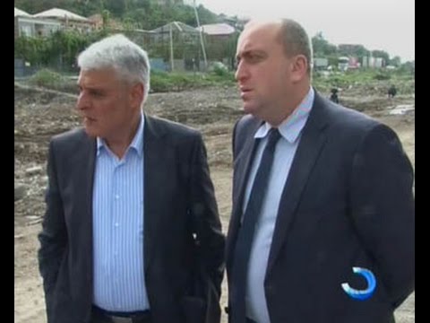 არჩილ ხაბაძე და გია ერმაკოვი ტაბიძისა და ბაგრატიონის ქუჩების რეაბილიტაციის პროცესს გაეცნენ