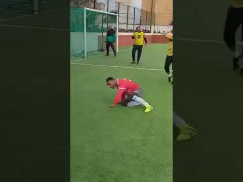 شاهد شويشع يقوم بحركة جنونية